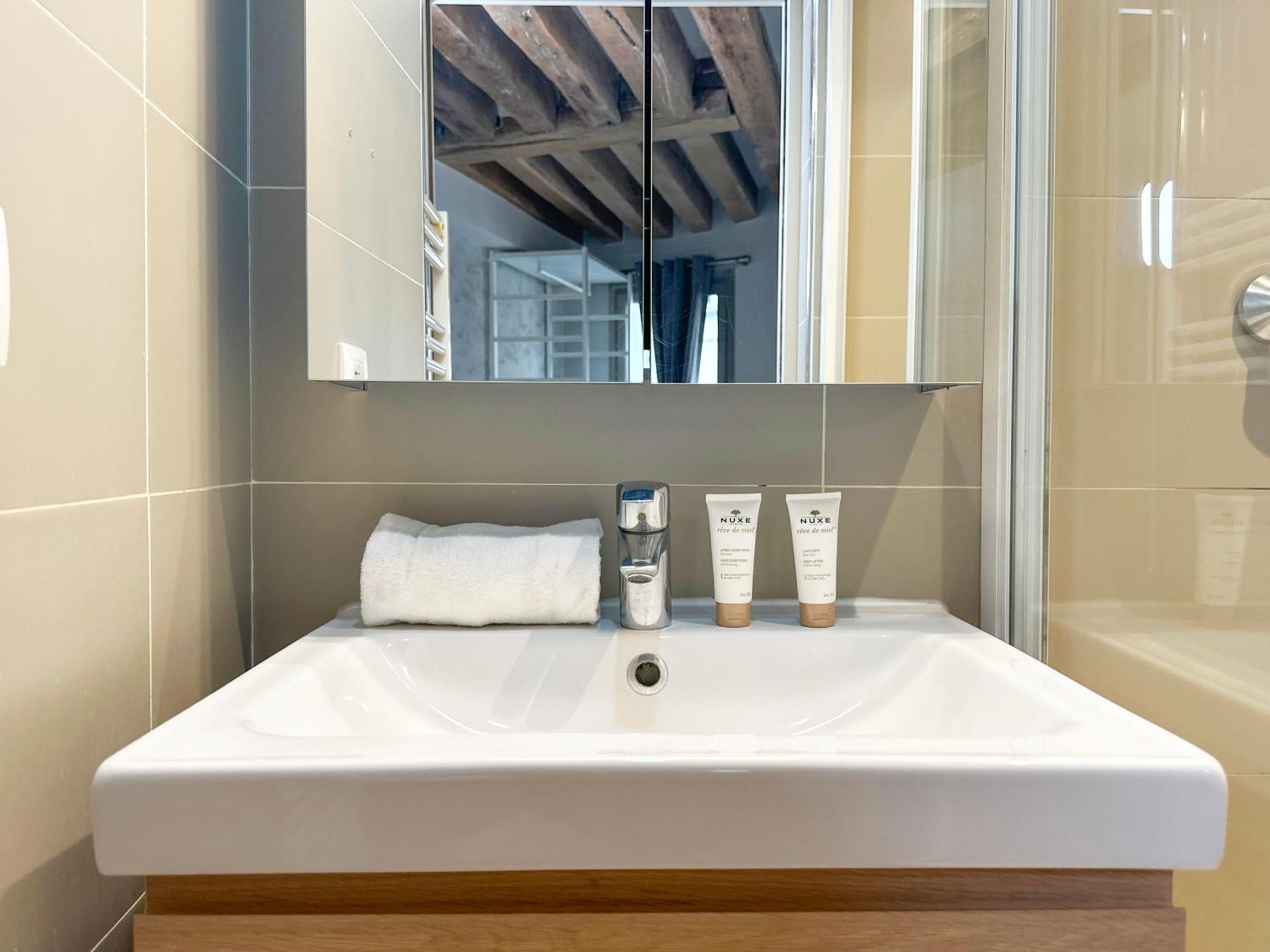 St Michel - Deluxe Apartment - Harpe Parijs Buitenkant foto